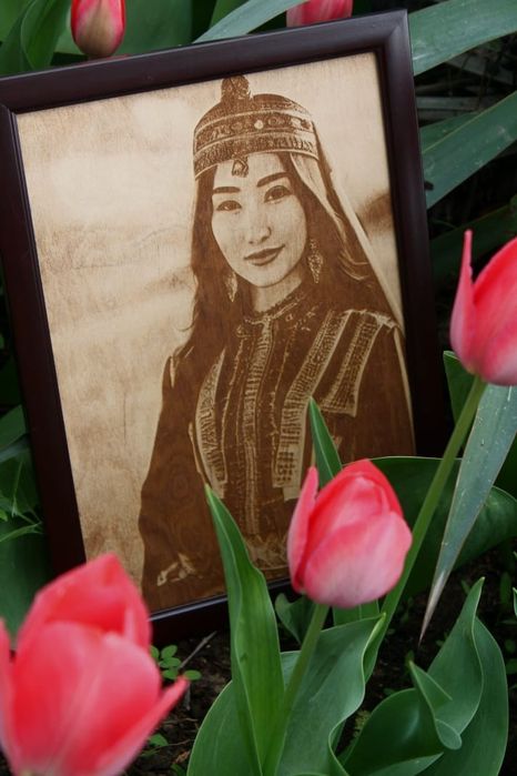 Портреты на дереве