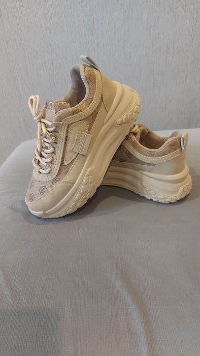 Уникални дамски маратонки!Нови!!!