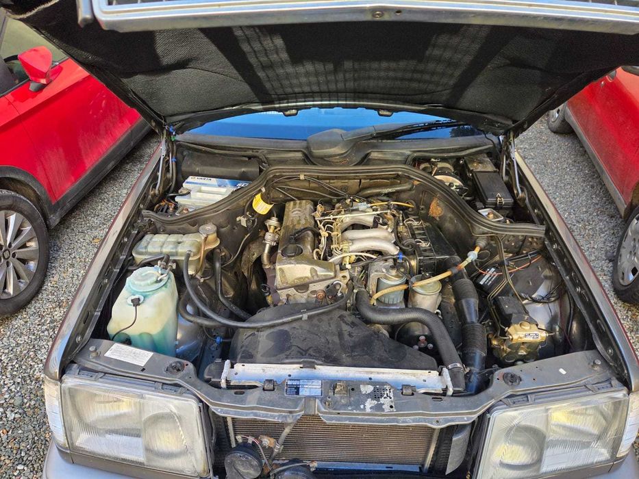 Mercedes-Benz W124 200E