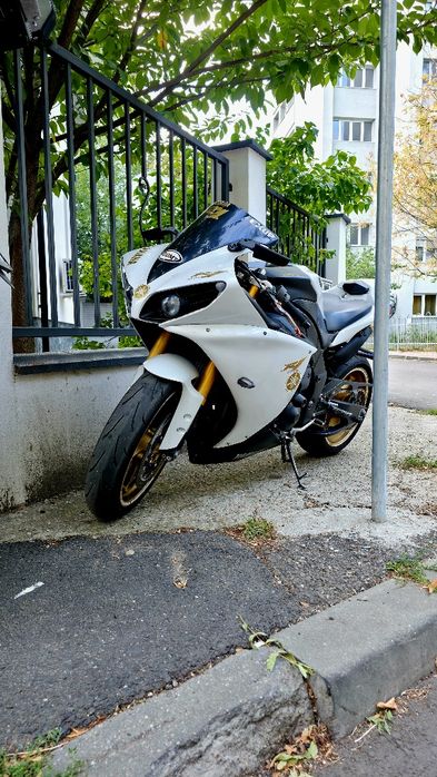 Yamaha R1 Big Bang 2013