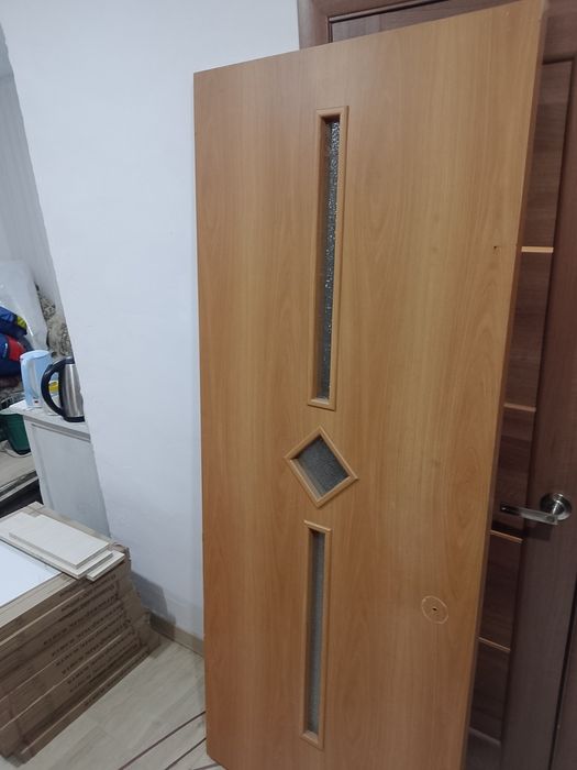 Продам дешово межкомнатные двери