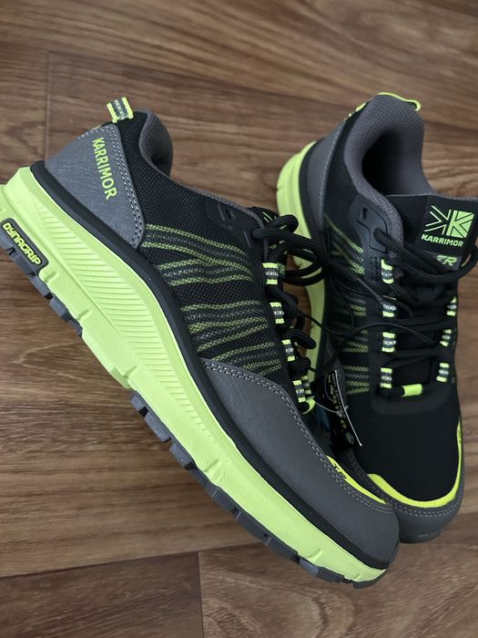 Продам кроссовки