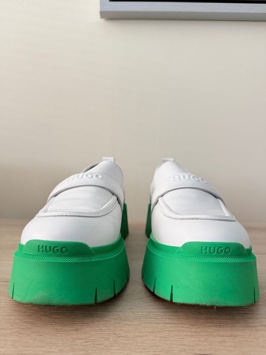 Продавам обувки Hugo