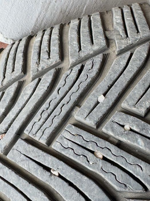 4 Jante VW R15 ET 43 + 4 Anvelope 195/65 R15 91T + capace VW