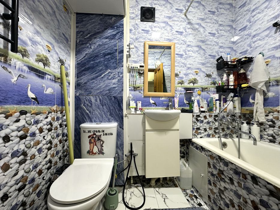 Продается 3-ех комн на 1-ом этаже. Ориентир на против Хокимията,Чехова