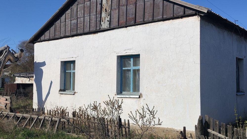 Срочно продаётся большой дом.
