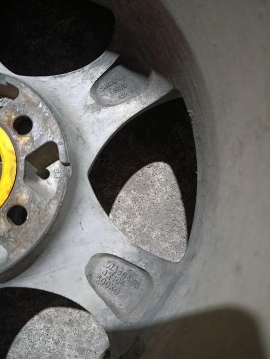 Продам диски с резиной