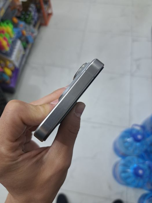 Iphone 15 Pro natural titanium