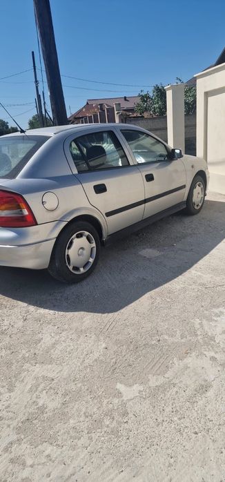 Vând opel astra