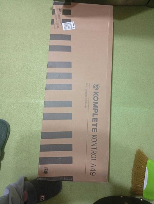 Native Instruments 49 Keys  Pian Digital