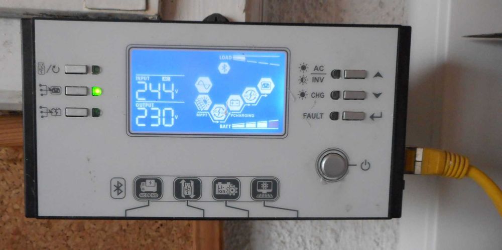 Соларен хибриден инвертор INVT XN50PIII-48 (5 kW / 48 V)