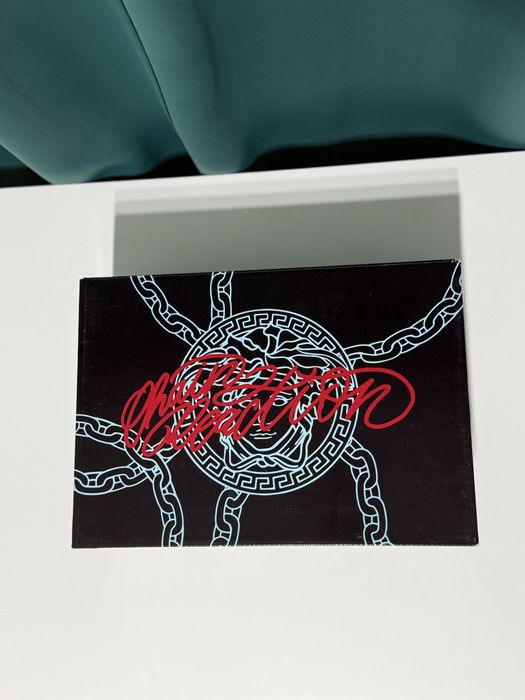 Versace Chain Reaction