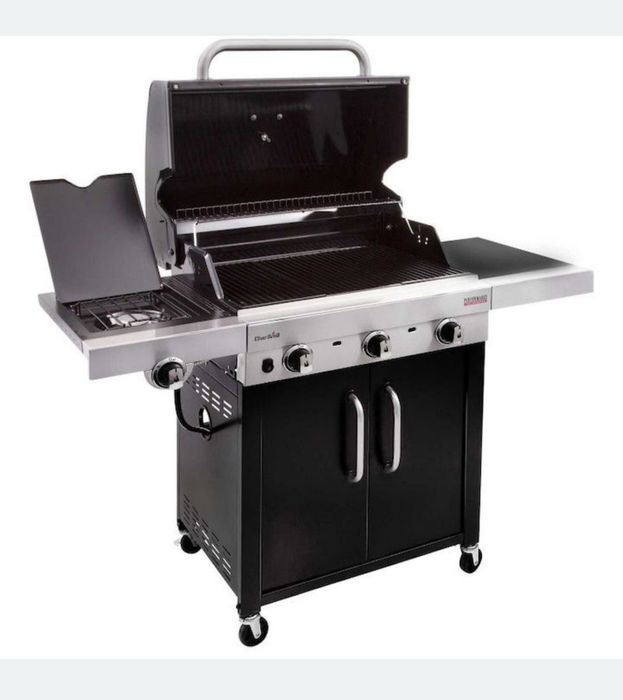 Gratar pe gaz Char-Broil Performance 340B.