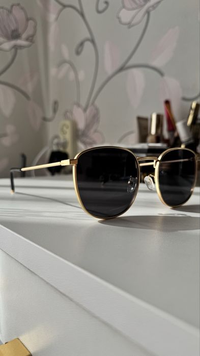 Очки солнезащитные