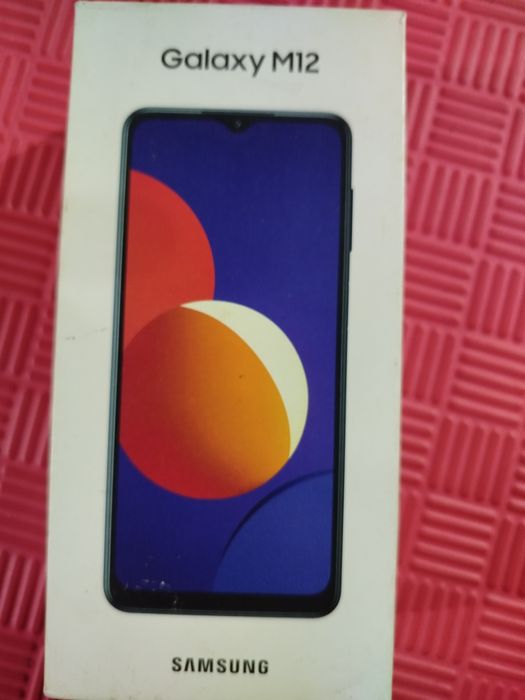 Samsung m12 smartfon