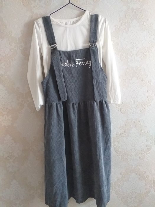 Платья и пальто.