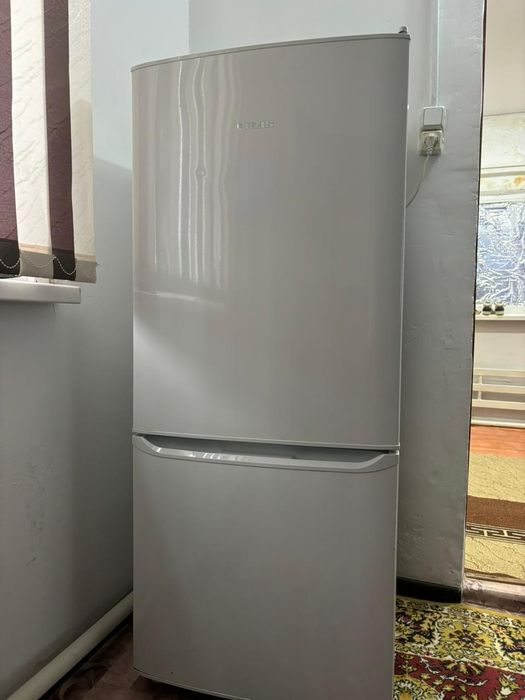 Холодильник б/у.