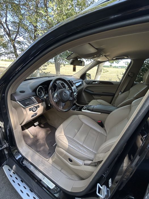 Vând Mercedes Benz ML250 W166