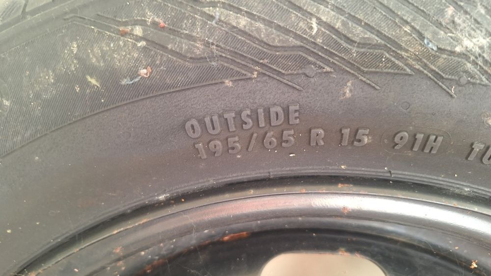 Продавам резервна гума 195/65/15 от широките Континентал