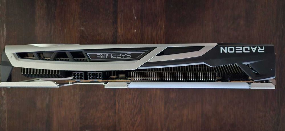 Placa video Sapphire Nitro +AMD Radeon Rx 6700 XT