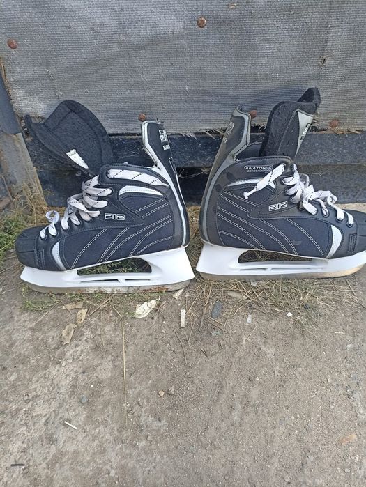Продам бу. Коньки