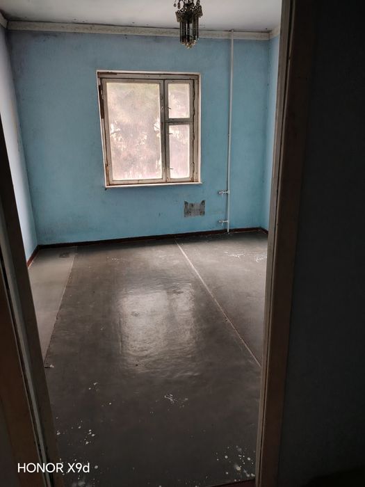 Продается 2 комнатная кв на 2-этаже.Ориентир:Ул. Кадыри. Карзинка маг.