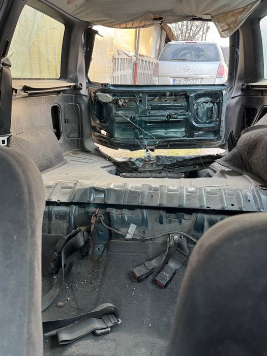 Opel Astra F Caravan 1.4 benzina avariat