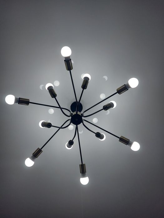 Продам люстру б/у