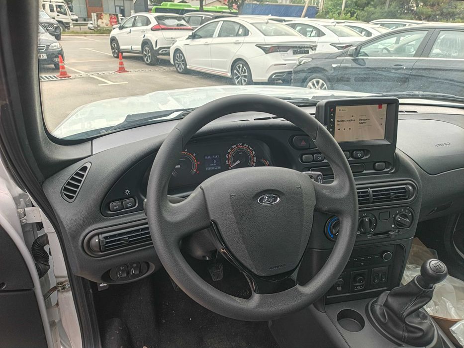 Lada Niva Travel 2025