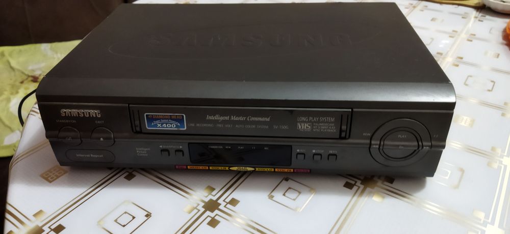 Видеомагнитофон SAMSUNG в хорошем состоянии