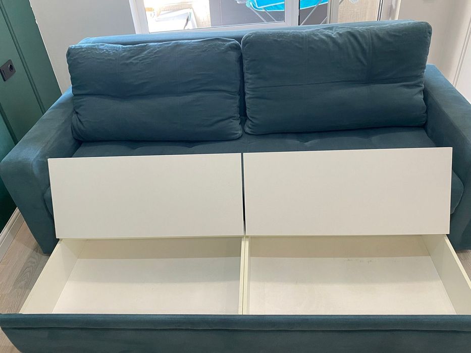 Диван практически новый