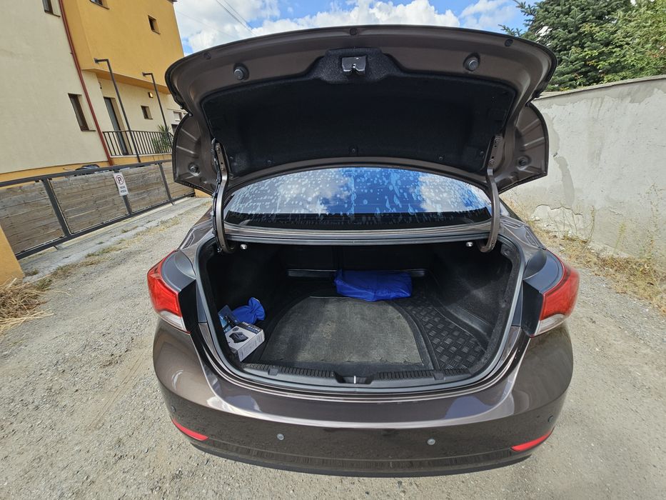 HYUNDAI ELANTRA 2015 1.6 benzina aspirat 132 CP distributie lant
