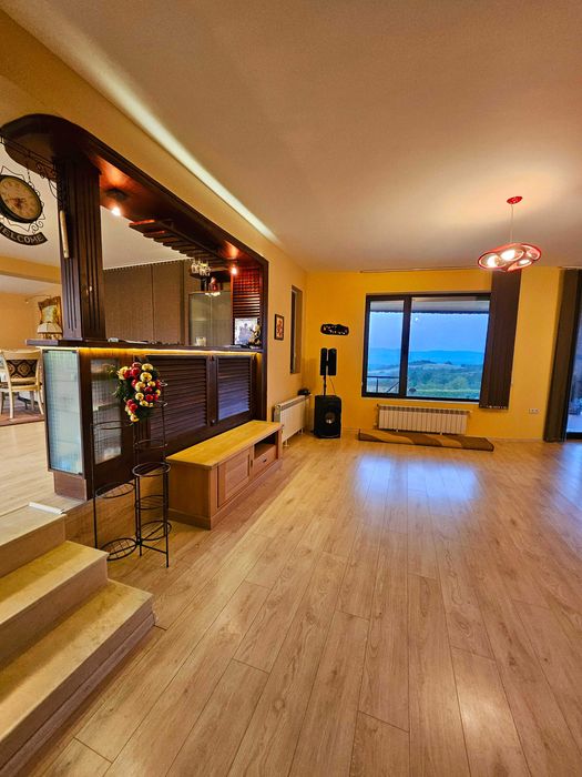 Продава се Къща в Елена - 860 кв.м за 1779 €/кв.м - Снимка #14