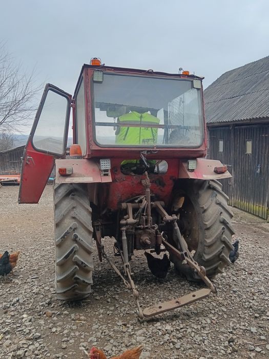 Tractor Universal 650