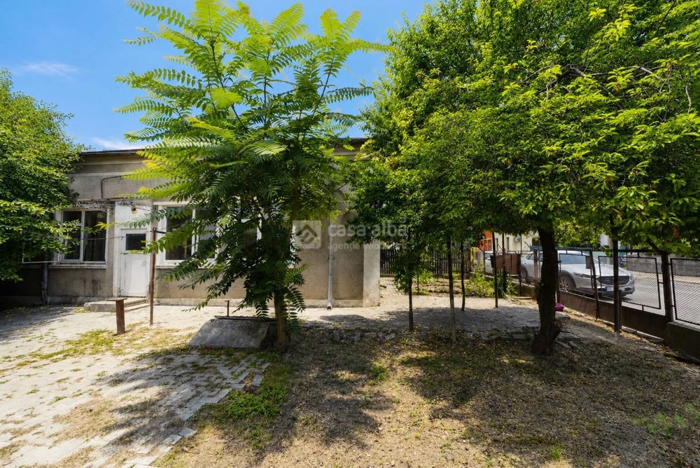 Casa plan parter posibilitate duplex Str Sararie 115