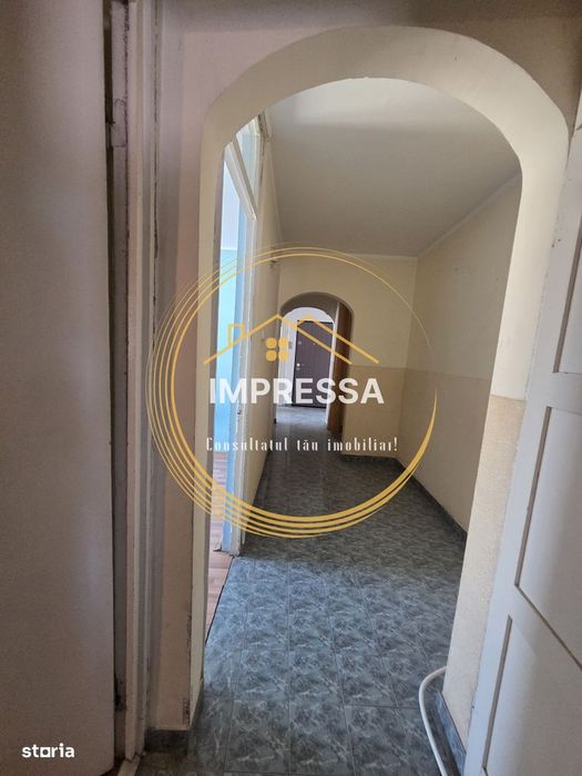Se vinde apartament 3 camere 71mp decomandat 66000euro neg