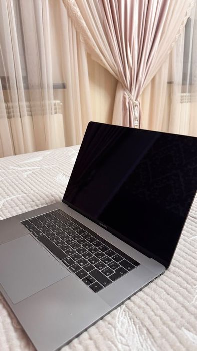 MacBook Pro 15 дюймов