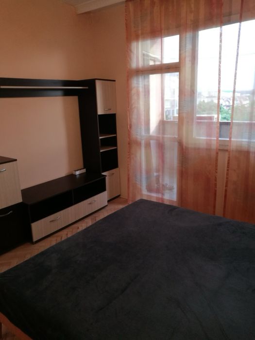 Дава се под наем Четиристаен апартамент в Плевен, Идеален център - 90 кв.м за 433.5 € - Снимка #2