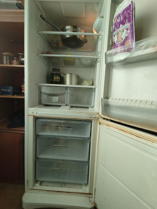 Продам холодильник