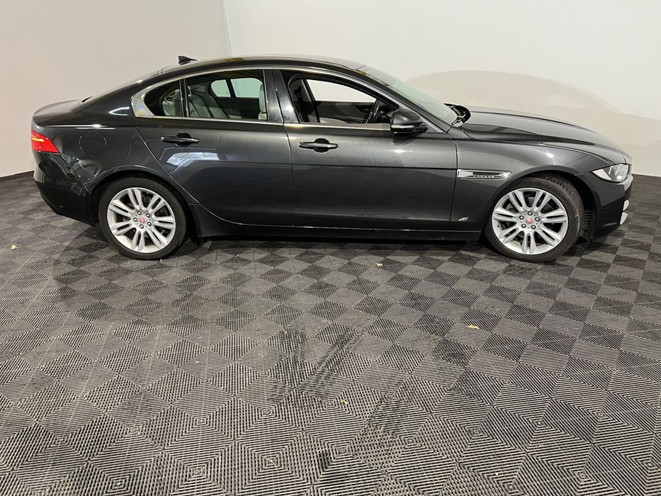 VÂND JAGUAR XE 2.0d Pure | 2016 | Automat | Diesel | 163 CP