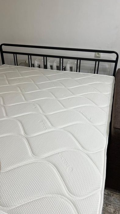 Продаю кровать+матрас