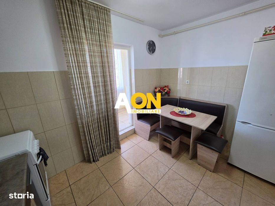 Apartament 3 camere, 68 mp utili, Cetate, zona Piata Cetate