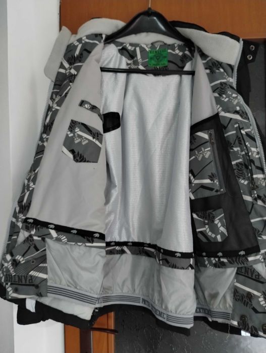 Vând costum de schi mărimea XL