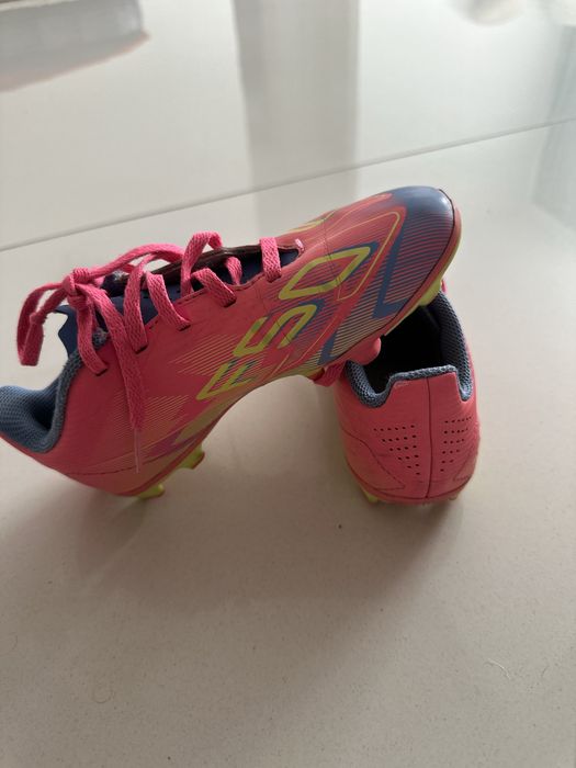 Ghete fotbal cu crampoane 31,5  F50