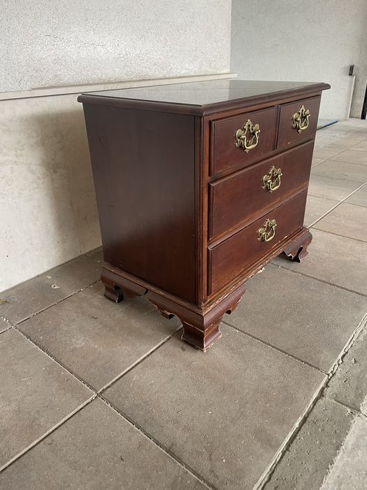 Нощнo шкафче (череша)Drexel Heritage