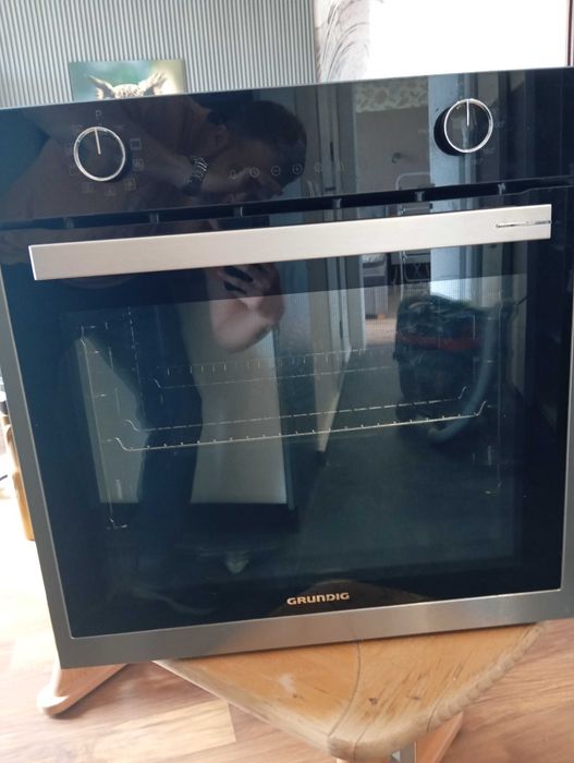 Фурна за вграждане Grundig