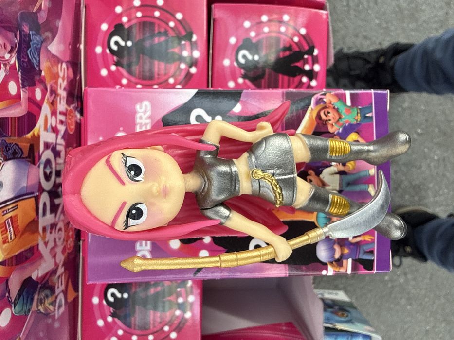 K-POP demon hunters.  Кей поп