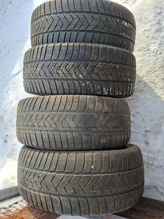 Продам шины 235/45/18 пирелли