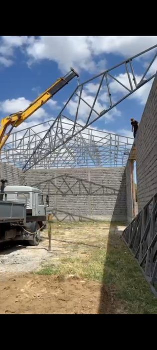 Металлическая ферма.