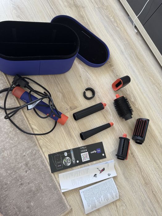 Dyson airwrap HS08